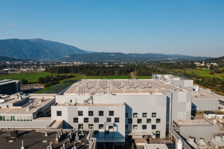 The new high-tech chip factory for power electronics on 300-millimeter thin wafers at the Villach site