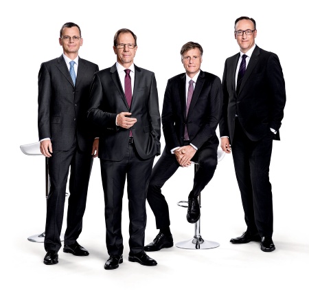 英飞凌科技股份公司董事会成员（从左往右）：Dominik Asam, Dr. Reinhard Ploss, Jochen Hanebeck, Dr. Helmut Gassel 